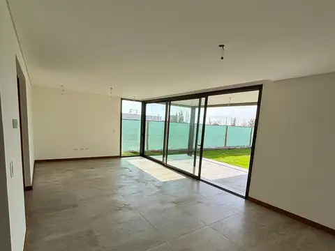 Casa en Venta al Oeste