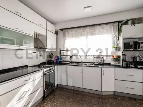 Departamento 4 ambientes con 3 baños