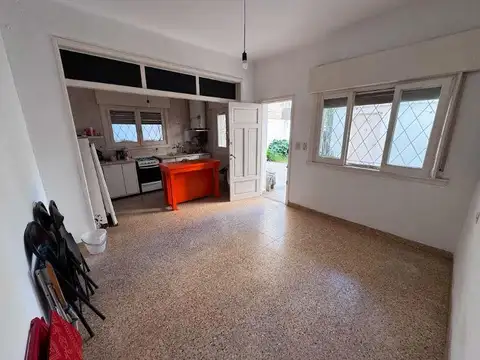 Casa en Alquiler con 1 cochera