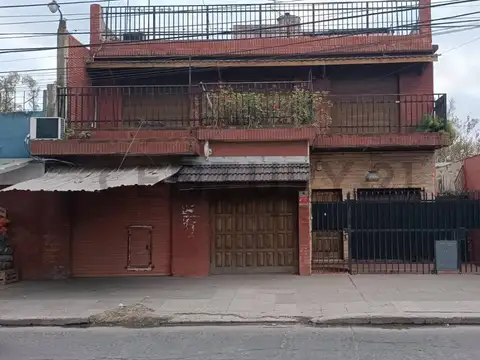 Oportunidad de inversión - Casa de 6 Habientes con gran potencial