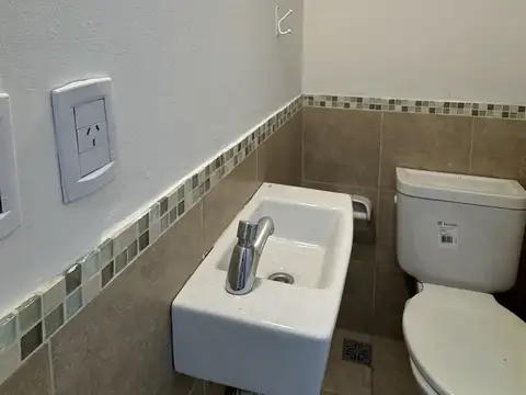 Depto. 2 Amb. con Toilette y Dorm. en Suite Caseros