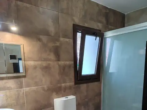 CASA CON PILETA+DEPARTAMENTO EN VENTA RAMA CAIDA