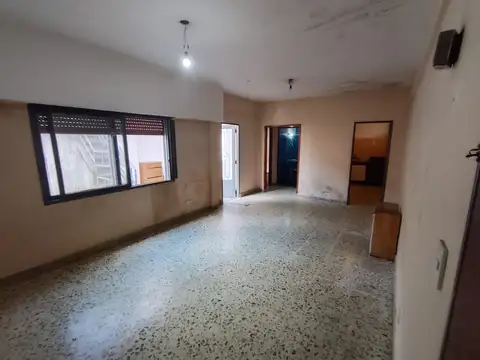 ALQUILER - 2 AMB CON PATIO Y TERRAZA PROPIA