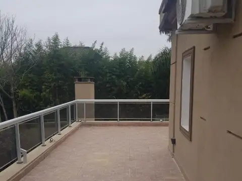 Casa en Venta en Solar Del Bosque, USD 360.000