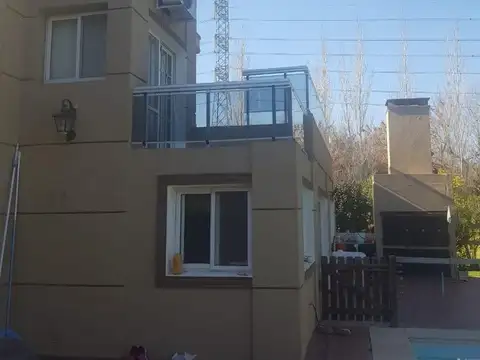 Casa en Venta con 4 cocheras