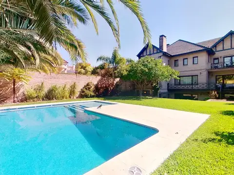 VENTA IMPORTANTE CASA en OLIVOS Lote Doble Frente