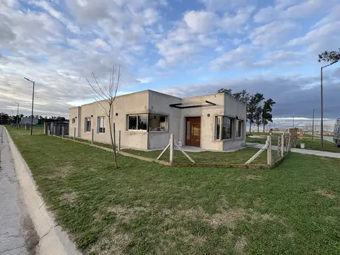 Casa 6 ambientes con 3 baños