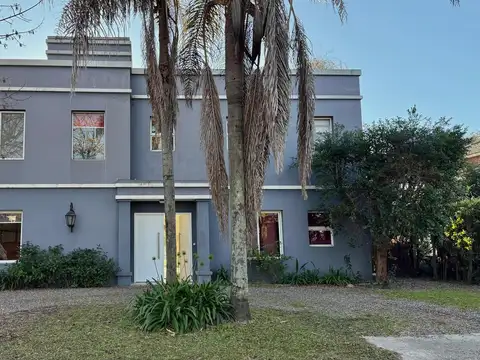 EL PORTILLO- Pilar Casa en VENTA 6 AMBIENTES CON GALERIA, JARDIN Y PILETA 4 cocheras