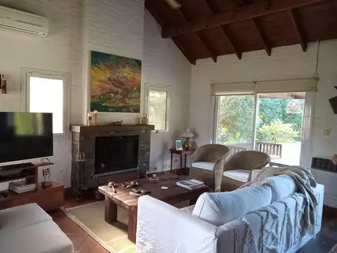 Casa 4 ambientes con 3 baños