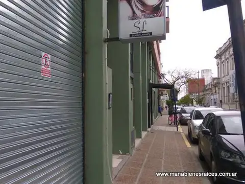 Primer piso completo 580 m². Pte.Perón N° 35 y 25 de Mayo.