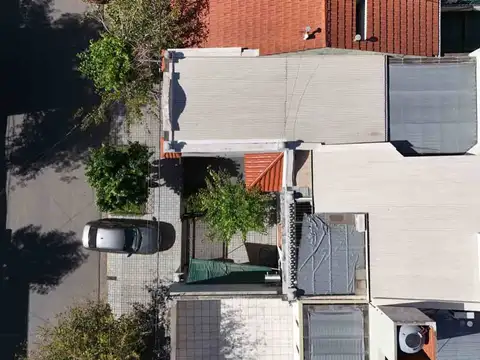 Casa 10 ambientes con 4 baños