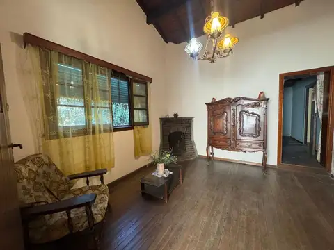 Casa 6 ambientes con 1 baño