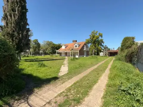 Casa 2 dormitorios con amplio parque