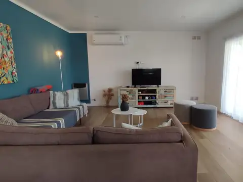 Casa en venta 3 dormitorios con pileta - Pilar del este