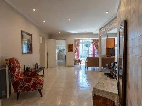 Casa a la venta en lujan centro calle Hipolito Yrigoyen 1182