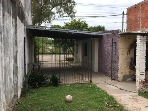 Casa 3 ambientes con 1 baño