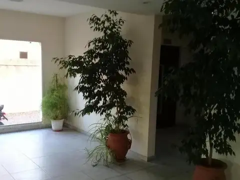 DEPARTAMENTO 2 AMB FRENTE EN EL CENTRO DE VILLA BALLESTER