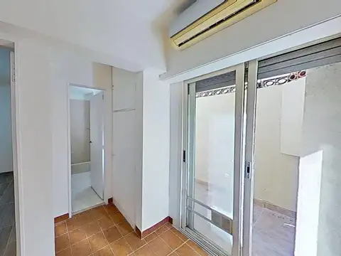 Anselmo Sáenz Valiente 100, Piso 1°