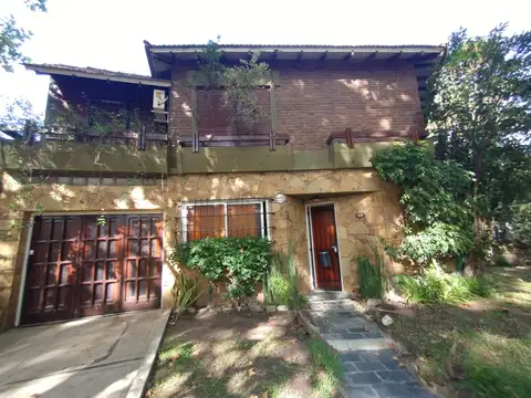 EXCELENTE CASA EN VENTA EN ADROGUE