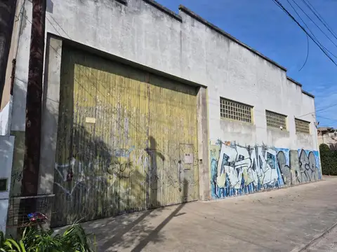 Galpon en Alquiler 30  mts Fondo