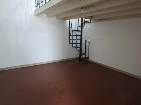 Av Entre Rios 2100, Piso PB