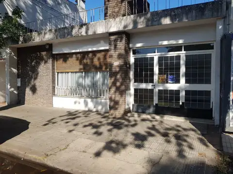 Venta casa Rosario Barrio Parque. 3 dormitorios y cochera