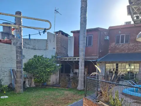 Casa 6 ambientes con 4 baños