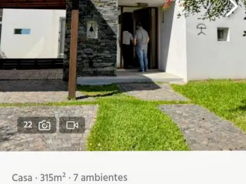 Casa minimalista muy luminosa linda y amplia