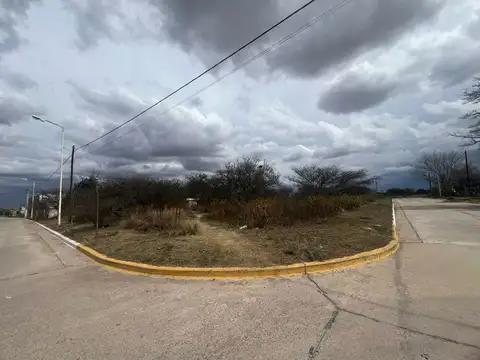 SE VENDE TERRENO EN BOUWER