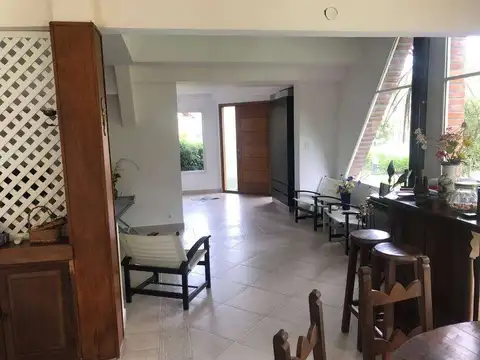 Casa en Alquiler en El Bosque, USD 1.500