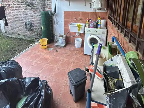 Casa 4 ambientes con 1 baño