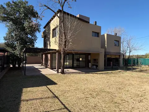 Casa en Alquiler en Villa Warcalde, $ 2.300.000