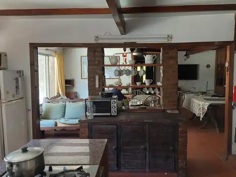Casa 5 ambientes con 2 baños