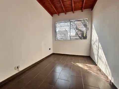 Depto Tipo Casa en Alquiler en Villa Real, $ 1.100.000