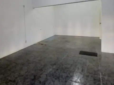 Local en Alquiler en Lanús Este, $ 400.000