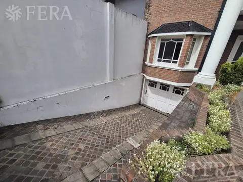 Casa 5 ambientes con 3 baños