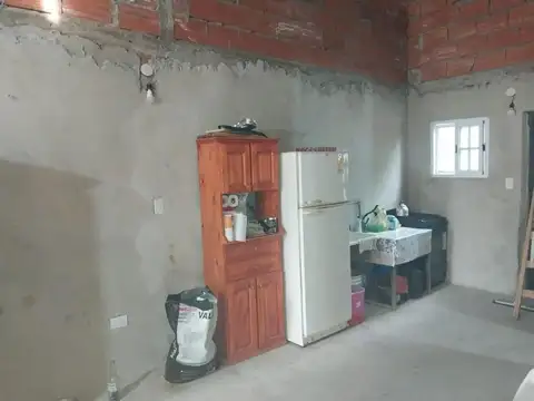 Casa 3 ambientes con 1 baño