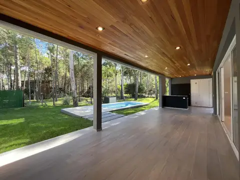 Casa en Venta con 1 cochera