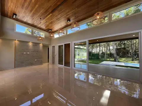 Casa en Venta en Pinamar, USD 390.000