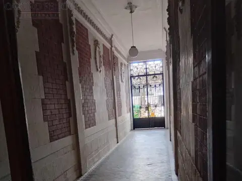 Departamento antiguo en alquiler de 4 ambientes, apto profesional, en Retiro