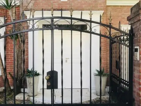 Casa en Alquiler en Olivos Vias/Maipu, USD 6.000