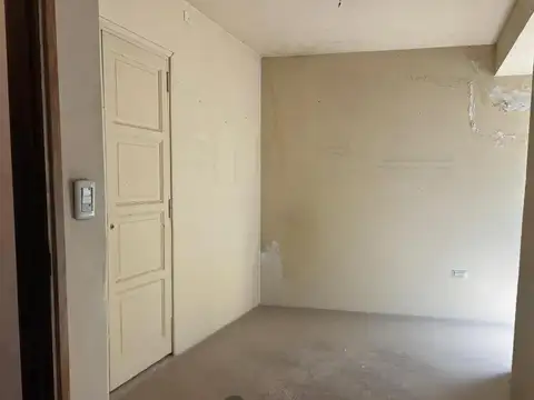 Casa 6 ambientes con 1 baño