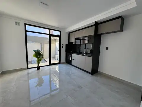 Depto Tipo Casa 3 ambientes con 2 baños
