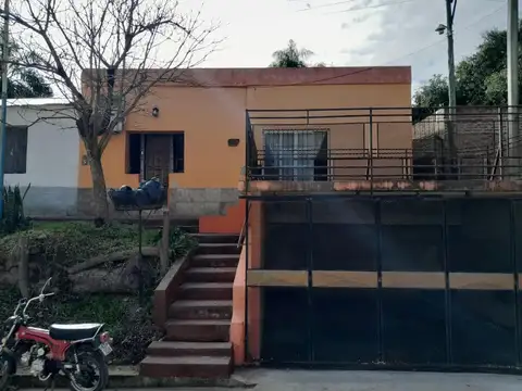 VENDO CASA DENTRO DEL CASCO URBANO EN LA CIUDAD DE ESQUINA.