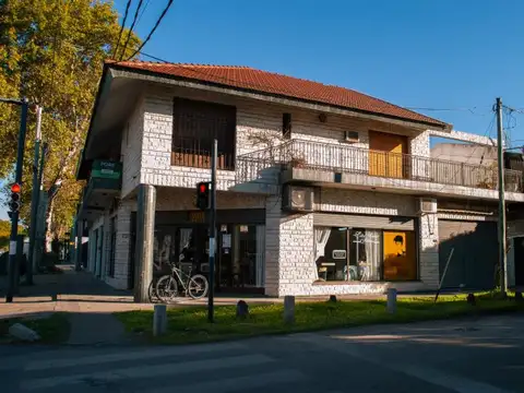 Importante propiedad mixta: Local Comercial + Vivienda/Oficina en PA