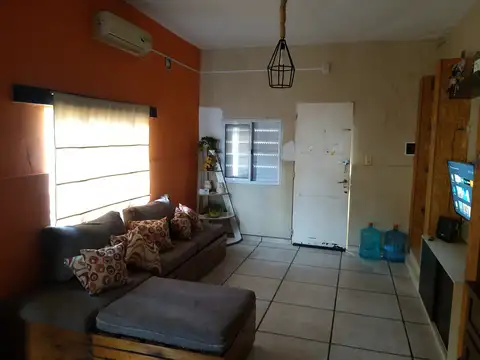 Casa 2 ambientes con 1 baño