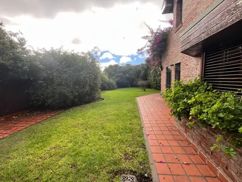 Casa 4 ambientes con 4 baños