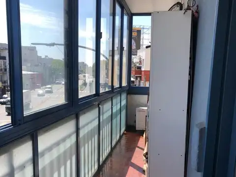 Dpto 3 amb al frente IMPECABLE