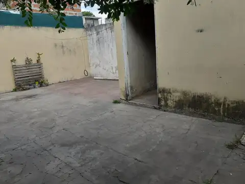 Oportunidad! Lote/Casa en Esquina a RECICLAR/DEMOLER.