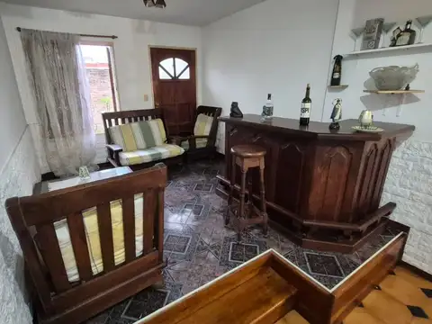 Casa Multifamiliar 8 ambientes Tapiales Chalet Venta